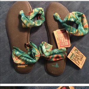 Sanuk flip flops repost